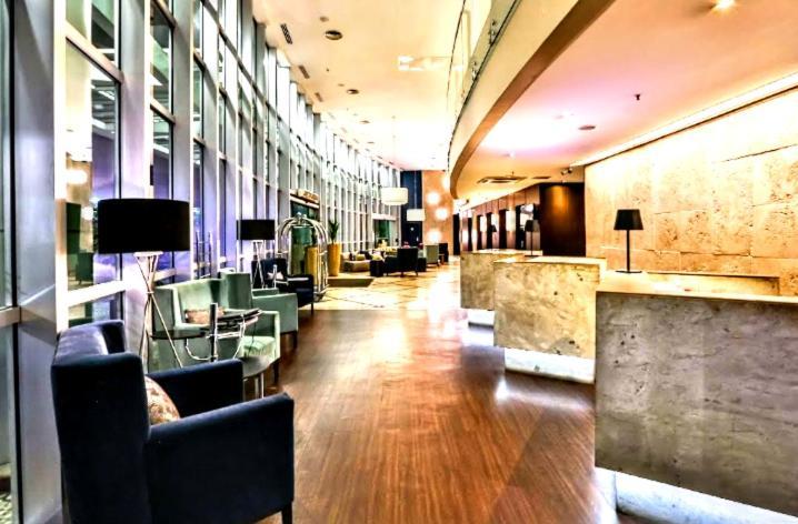 Radisson Vila Olimpia Сао Паоло Екстериор снимка The lounge at the airport